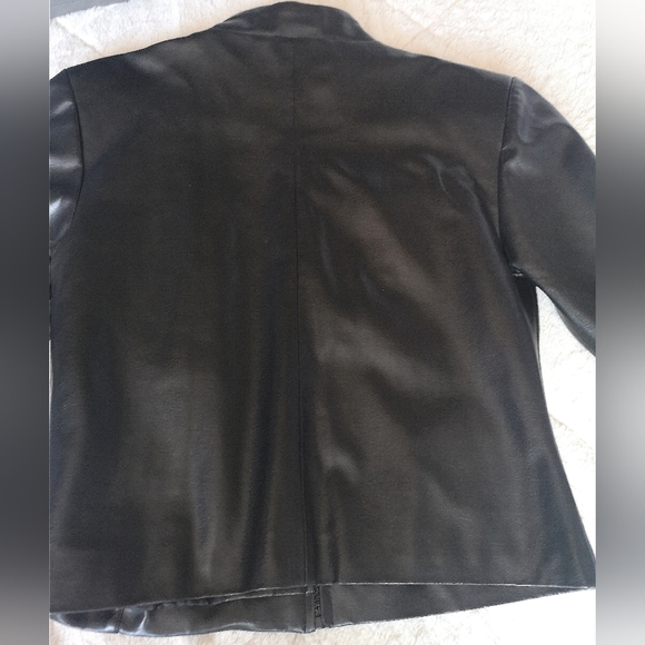 Faux leather jacket. Size S - Picture 7 of 13